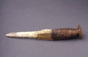 Photo d'un moulage de poignard de Charavines (coll. Amis du Musée du Grand-Pressigny)