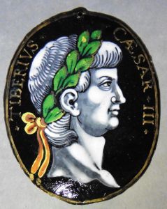 Tête d'empereur romain de profil droit (6355)