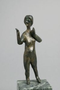 La femme au chignon (A.6294)