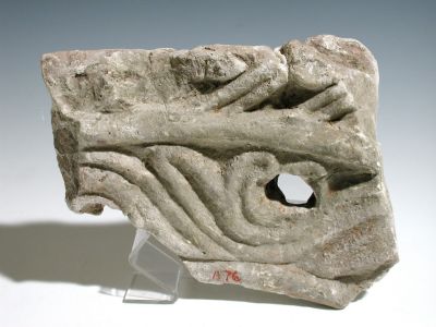 Fragment de décor de stuc (A.76)