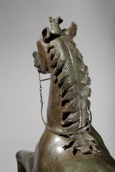 La crinière du cheval, n° INV A.6286, Hôtel Cabu – Musée d’histoire et d’archéologie, Orléans, clichés A. Maillier, Bibracte