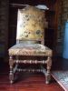 chaise style Louis XIII en cuir de Cordoue (titre factice)