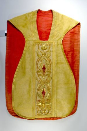 chasuble ; © Anthony Chatton