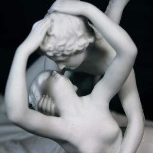 Psychée ranimée par le baiser de l'Amour ; © Susana Pereira-Tavares, Philippe Bon
