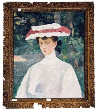 Portrait de femme au chapeau blanc ; © Matthieu Dussauge