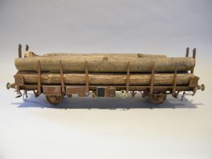 Modèle réduit de wagon de transport de bois