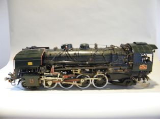 Modèle réduit de locomotive à vapeur