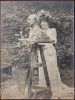 photographie ; Sarah Bernhardt fait le buste d'Edmond Ros...