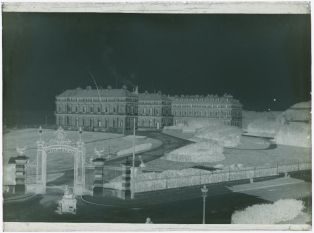 plaque de verre photographique ; Biarritz - Hôtel du Palais (vue générale) - Le jardin et l'hôtel