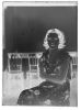 plaque de verre photographique ; Portrait d'une femme assise