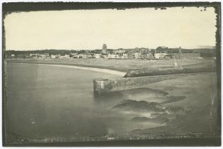 tirage photographique ; Saint-Jean-de-Luz - Vestiges de l'ancien quartier des Ursulines détruit par la mer