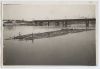 tirage photographique ; Radeau de bois en amont du pont d...