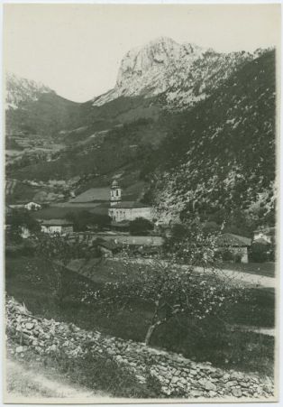 tirage photographique ; Vista de Mañarias, al fondo Peña Mugarra - Vizcaya