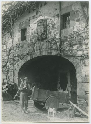 tirage photographique ; Portada del caserio San Anton en Elorrio