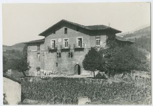 tirage photographique ; Casa dolar Balda, donde vivió la madre de San Ignacio