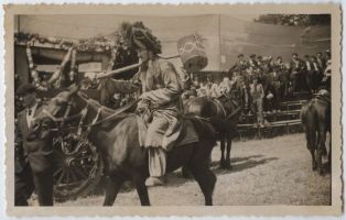 carte postale ; Pastorale de Roland - Deuxième représentation - Le 18 mai 1936 - Arrivée de Jutibal