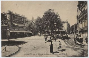 carte postale ; Biarritz - La Place de la Liberté et la Gare du B.-A.-B.