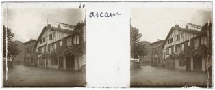 plaque de verre photographique ; Ascain - Mairie et maison