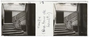 plaque de verre photographique ; Bayonne - Départ de rampe d'escalier (rue Tour de Sault)