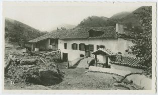 tirage photographique ; Vieille maison basque