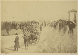 tirage photographique ; Biarritz - Attelages dans la rue