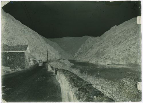 plaque de verre photographique ; Diligence sur les bords de la Nive