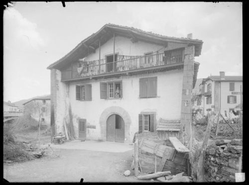 plaque de verre photographique ; Maison navarraise à Baïgorry