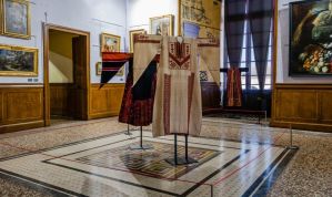 Robes et Parures de Palestine ; © PAITRAULT Angélique ; © Ville de Narbonne ; ©  Palais-Musée des Archevêques de Narbonne