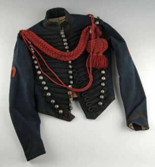 uniforme (ensemble) ; veste ; dolman