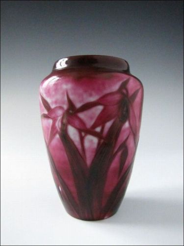 vase au Cypripedium (titre factice)
