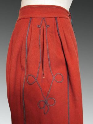 pantalon (élément) ; uniforme