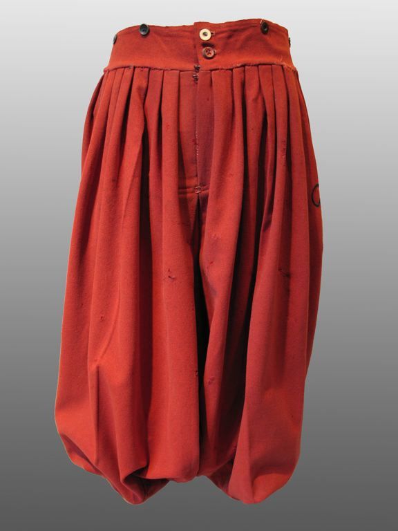 pantalon (élément) ; uniforme