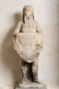Statuette ; Homme sauvage tenant un écu (1863.26.1 ; 532 (Inventaire A); P.R. P 57 (Catalogue ancien par matière); G.R. X 21 (3,2) (Catalogue ancien par matière))