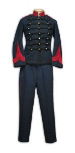 uniforme militaire (ensemble) ; veste (1) ; pantalon (1) ; uniforme de caporal (1987.142.0)