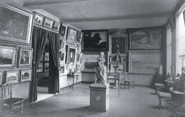 Intérieur du musée Benoît-de-Puydt de Bailleul avant 1914 - Chambre des tableaux