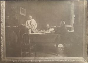 Chez le juge d'instruction, Edouard GELHAY, huile sur toile, vers 1890, 150 x 207 cm ; © inconnu