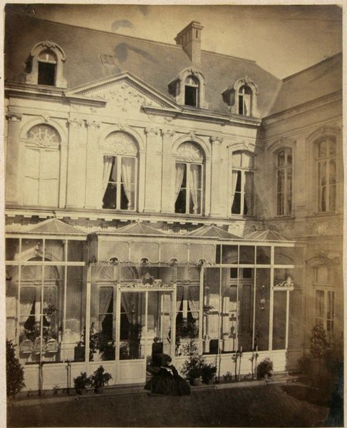 Arras.La cour intérieure de l'Hôtel Chazaud. (Hôtel de Guînes).