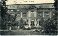 Carte postale représentant une partie du musée de Douai avant 1914, 
dont le bâtiment abritant la collection des beaux-arts.
Douai, musée de la Chartreuse, fonds documentaire. 
© Douai, musée de la Chartreuse